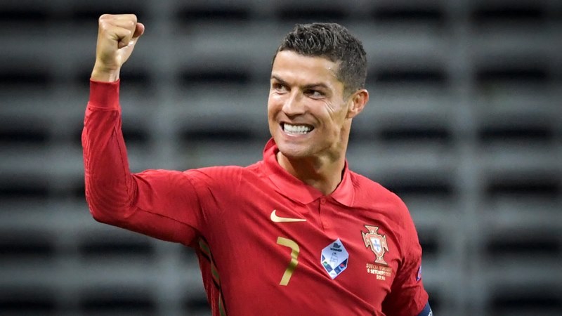 Ronaldo hiện ở vị trí số 1 trong top cầu thủ lương cao nhất với hơn 200 triệu Euro